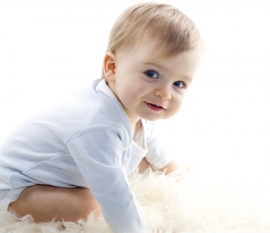 宝宝感冒了？3分钟科普新生儿打喷嚏是怎么回事