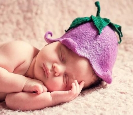 新生儿吐奶是什么原因